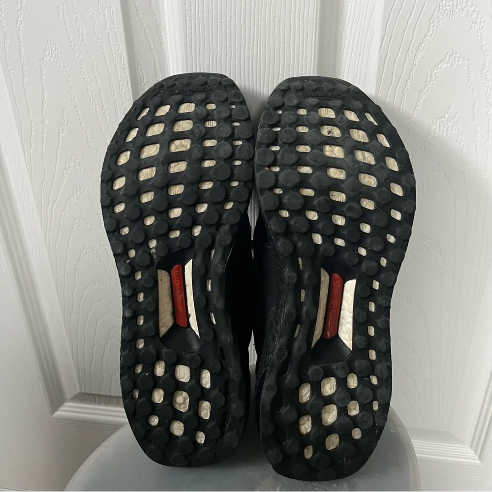 Adidas Ultraboost size 8.5 - Picture 6 of 6